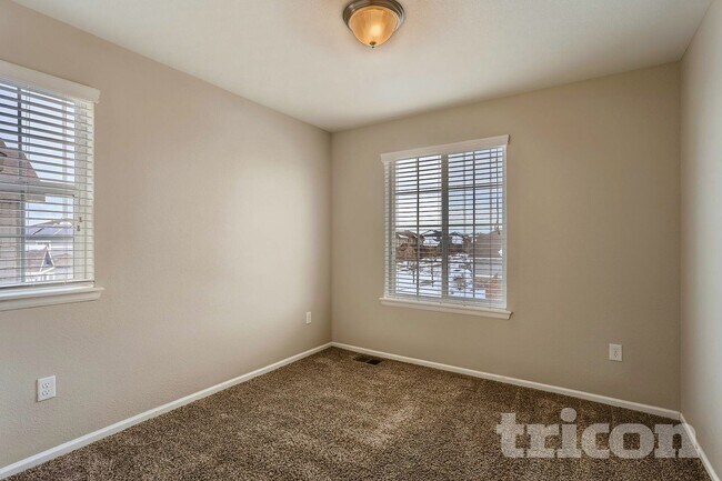 555 N Kewaunee Way, Aurora, CO 80018 - photo 7