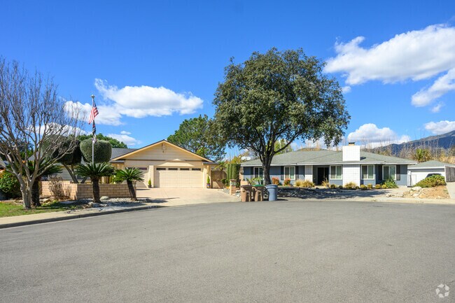 Chaparral is a quiet neighborhood with many cul-de-sacs with homes on modest sized lots.