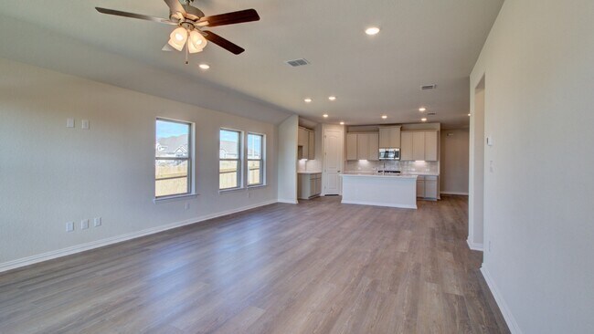 625 Broomsedge St, New Braunfels, TX 78130 - photo 6