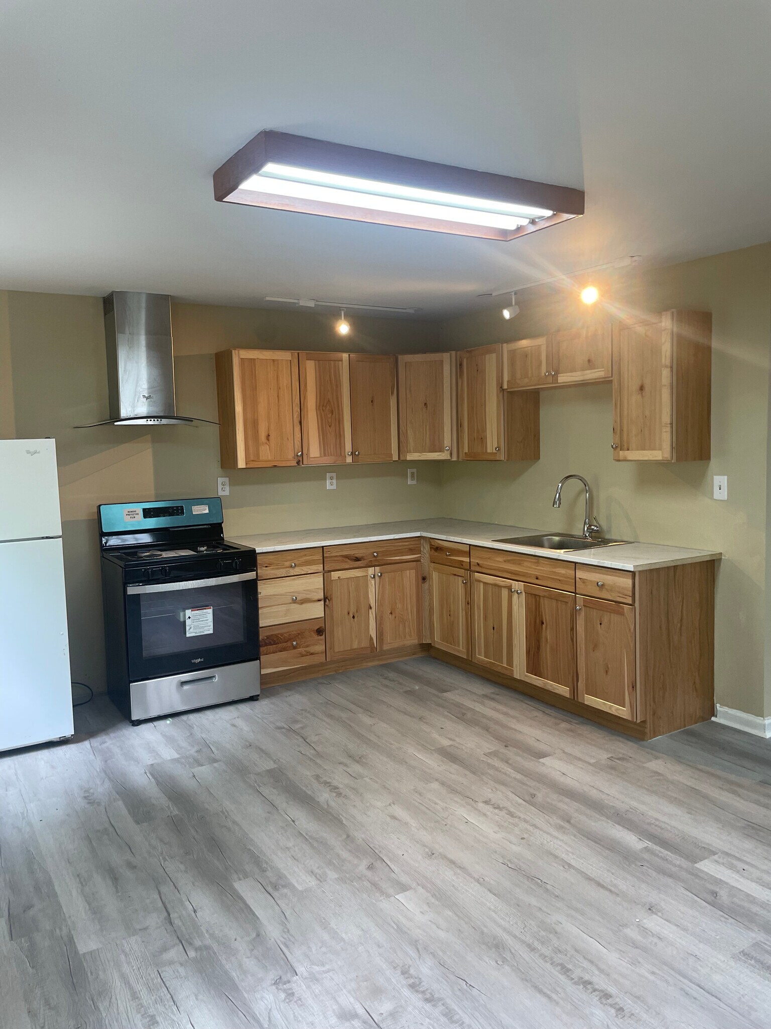 207 Gorham Ave, Mayfield, PA 18433 - photo 1