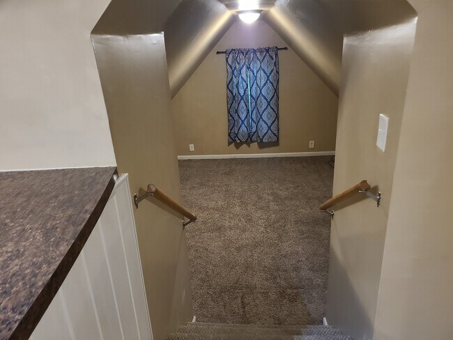 914 S Center St unit 3, Bloomington, IL 61701 - photo 5