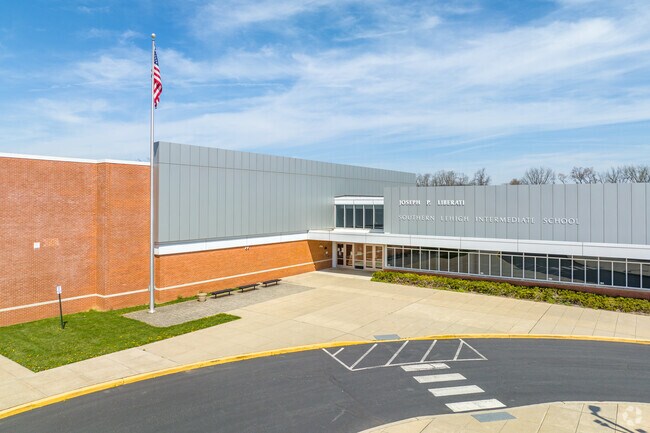 Part of the Southern Lehigh School District, Southern Lehigh Intermediate School Offers Education to Grades to Grades 4–6