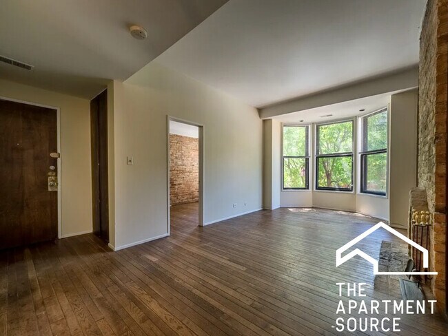 610 W Surf St unit 4, Chicago, IL 60657 - photo 3