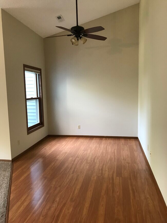 1389 Berry Ridge Rd unit 303, Eagan, MN 55123 - photo 2