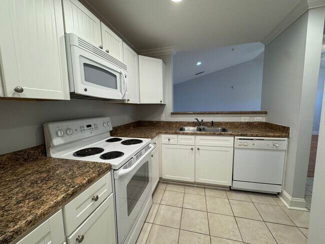 1725 Harvey Mitchell Pkwy S unit 2433, College Station, TX 77840 - photo 7