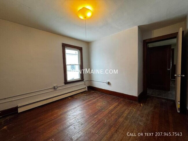 172 College Ave unit 4, Waterville, ME 04901 - photo 6