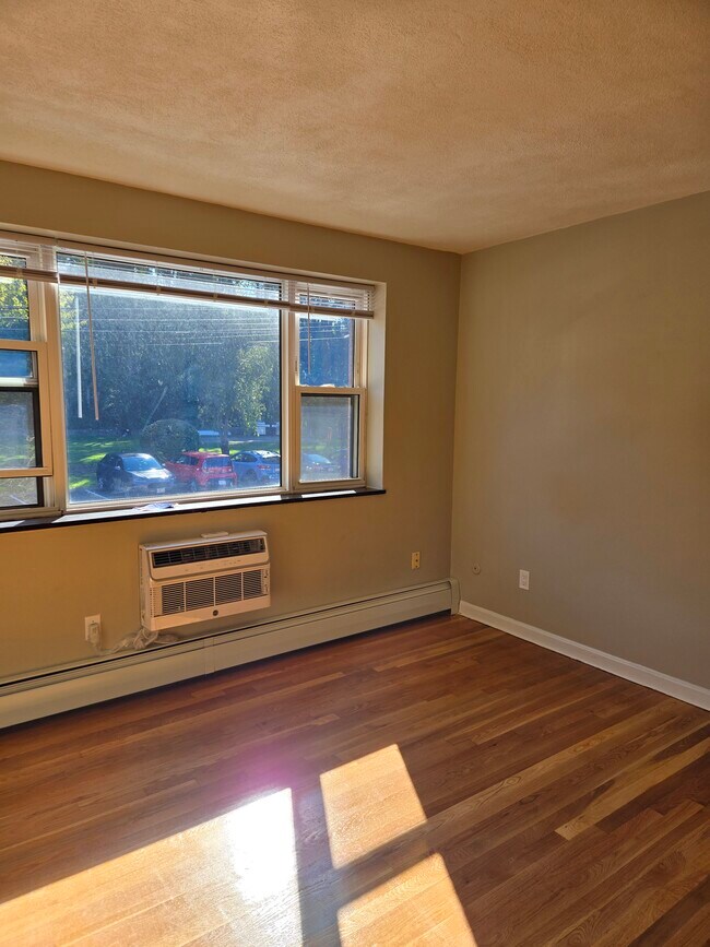 268 Grove St unit 6, Auburndale, MA 02466 - photo 5