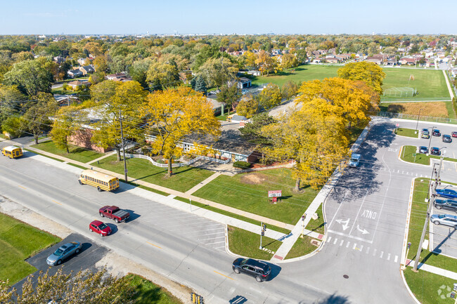 Dan H. Pietrini Elementary School is conveniently located in a residential area.