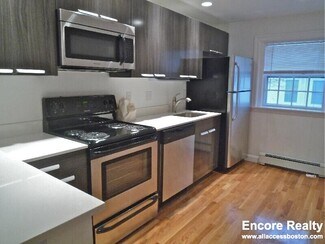 75 Wyman St Unit 9, Newton, MA 02468