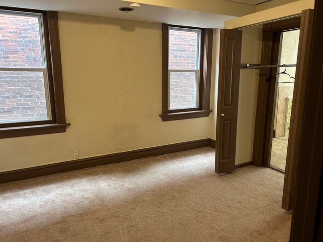 4545 Oakland Ave, Saint Louis, MO 63110 - photo 6