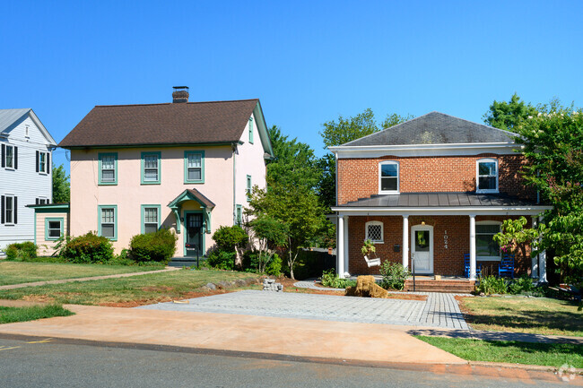 There are many different home styles found throughout Locust Grove.