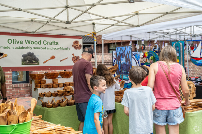 Enjoy family time at the First Sunday Arts Festival in Annapolis.