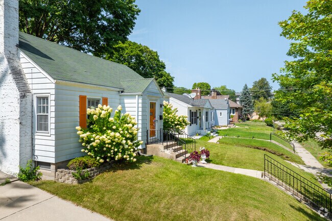 Rows of homes in Highland Area are elevated from the main street and sidewalk.