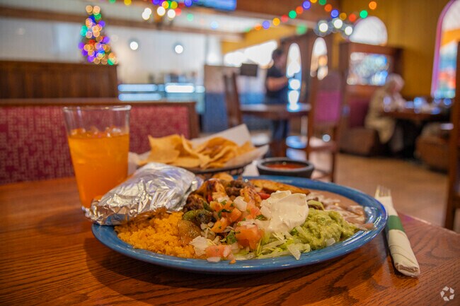 May Valley's Los Cerros Mexican Grill serves delicious traditional dishes.