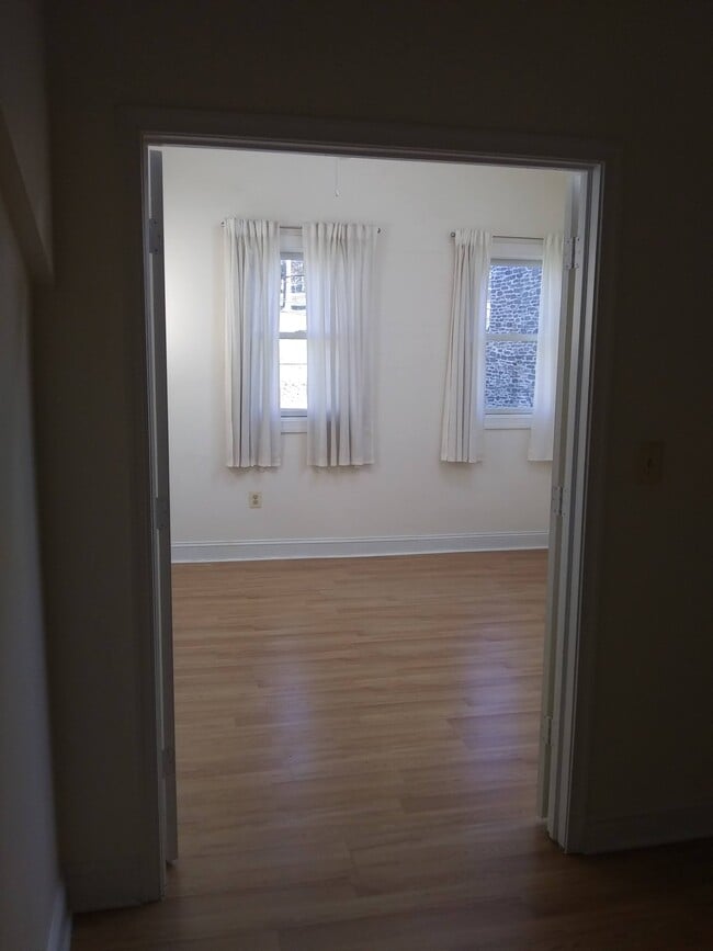 1347 Clipper Heights Ave, Baltimore, MD 21211 - photo 6