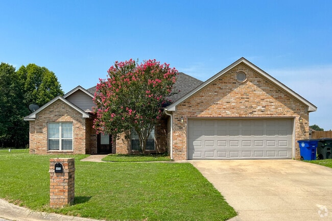 Warm-toned New Traditional homes are common in Galloway, North Little Rock.