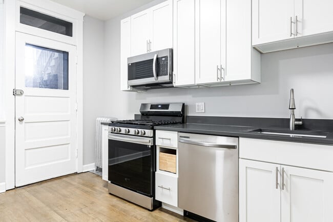 1454 W Winnemac Ave unit 3, Chicago, IL 60640 - photo 7