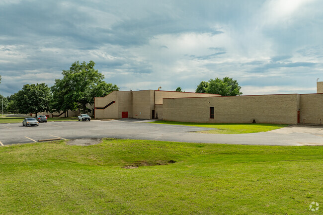 Craigmont High School has a student-teacher ratio of 15:1.