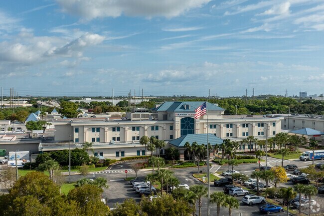 HCA Hospital offers personalized care to the residents of Golfview Heights.