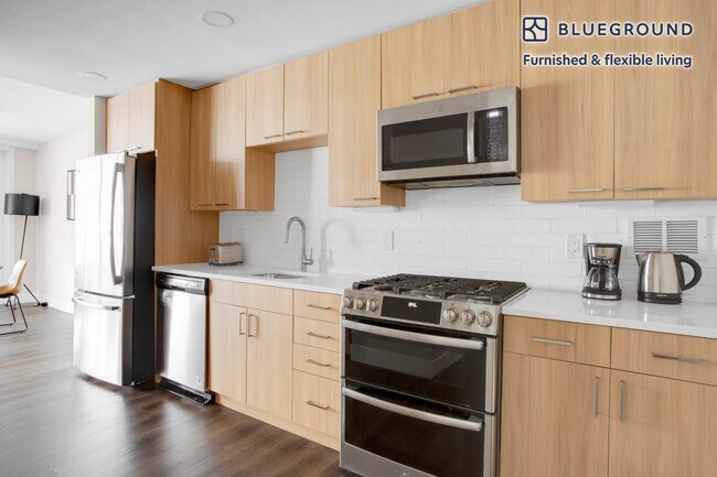 1515 Richmond Hwy unit FL12-ID445, Arlington, VA 22202 - photo 6