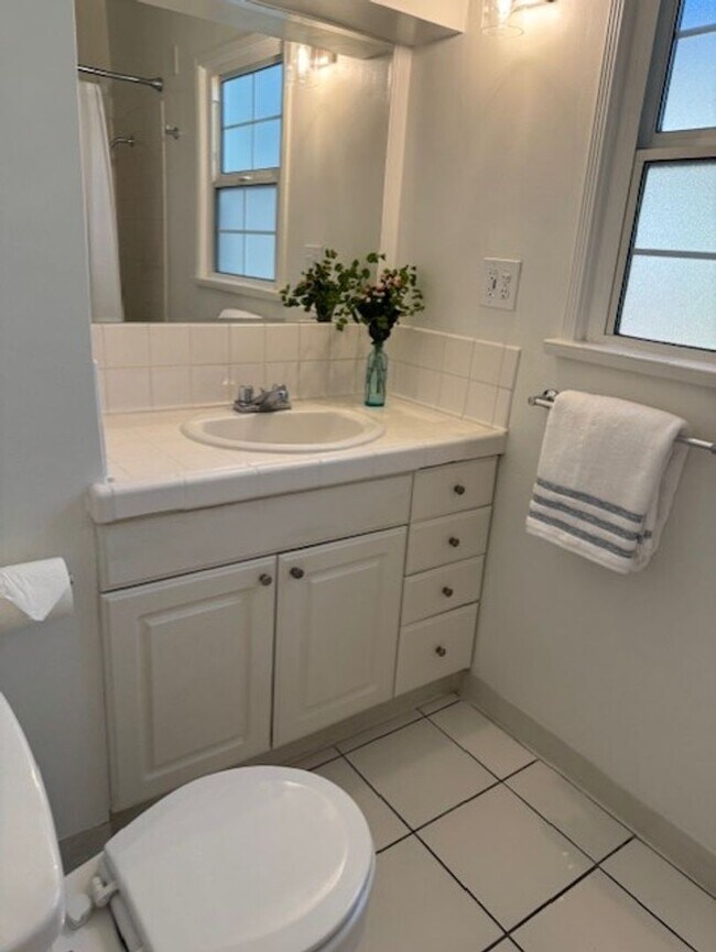 2511 Foothill Blvd unit 2313 1/2 Foothill Bl, La Crescenta, CA 91214 - photo 7