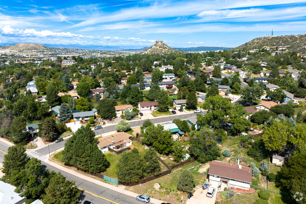 Neighborhood_Craig-Gould_Final_112123
