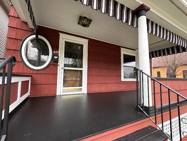 647 Liberty St, Franklin, PA 16323 - photo 2