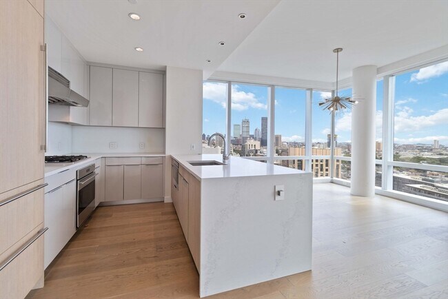 132 Brookline Ave unit L20, Boston, MA 02215 - photo 2