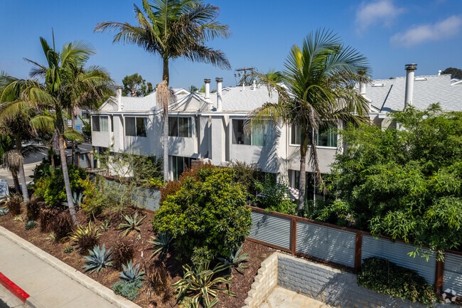 125 Hillcrest Drive, Encinitas, CA 92024 - photo 2