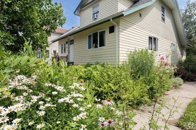 Flower laden homes aren't very common in Brightwood but they're beautiful when spotted.