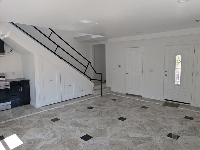 20229 Lorenzana Dr, Los Angeles, CA 91364 - photo 5