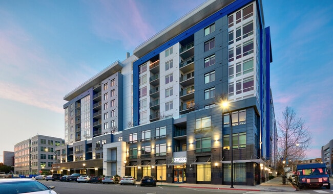 Pet-friendly community within walking distance to Downtown Redwood City