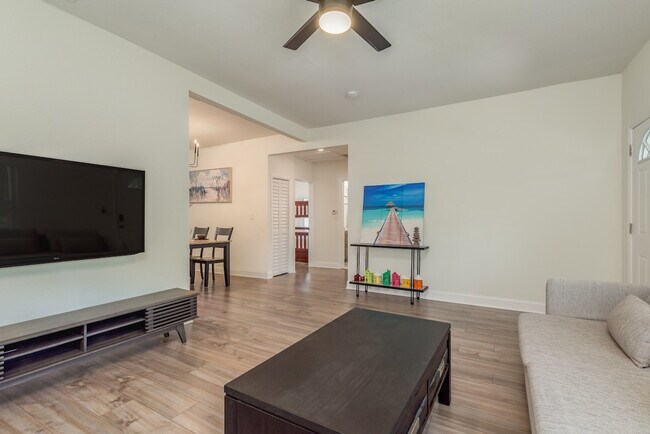 206 W Warren Ave unit ID1053150P, Tampa, FL 33602 - photo 2