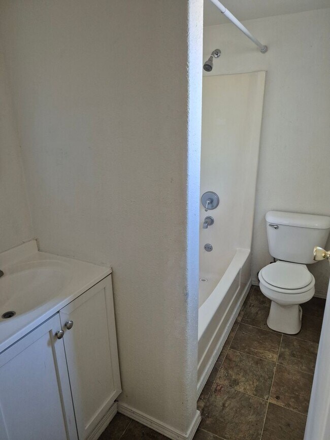 5735 Old Hwy 53 unit 6 Duplex (Park, Clearlake, CA 95422 - photo 4