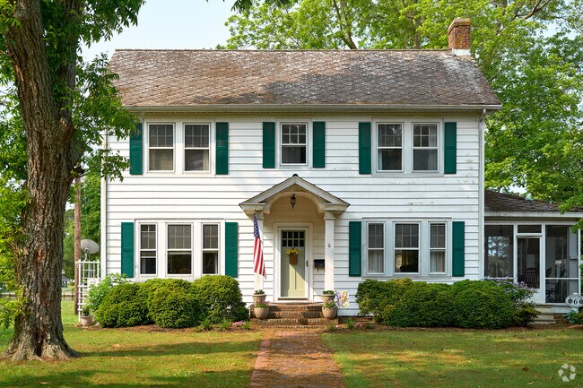 Historical homes such as this colonial style house are found throughout Onancock.