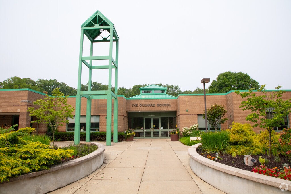 The Orchard School main entrance in Delaware Trails.