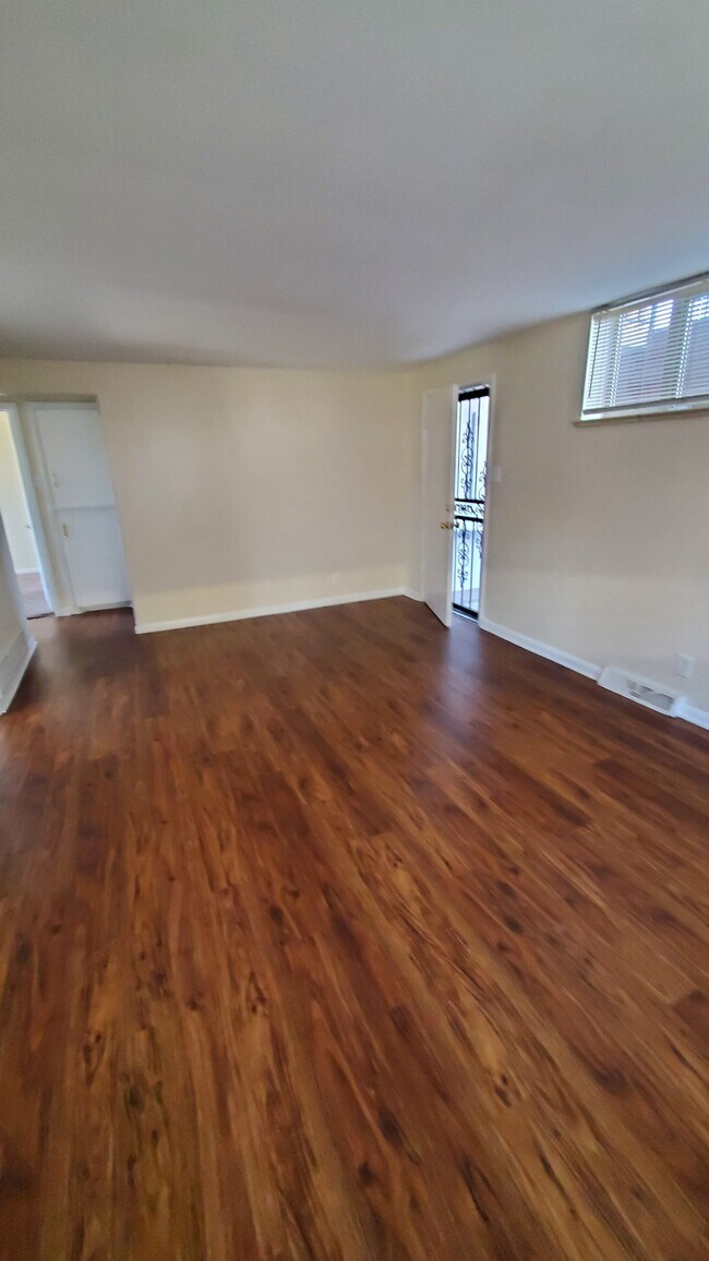 2526 S Williams St unit Apartment for Rent, Denver, CO 80210 - photo 3