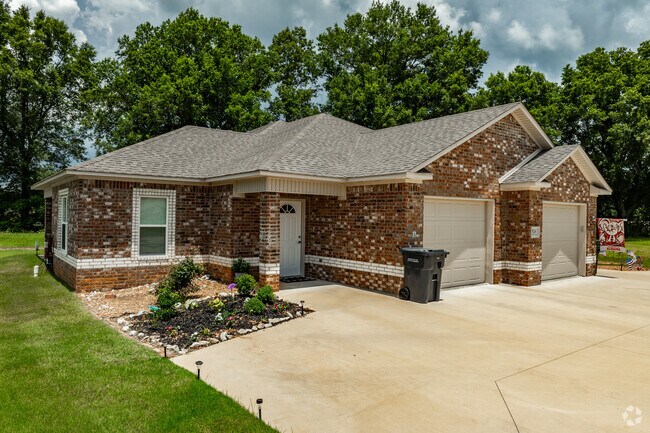 Oak Tree Manor Duplexes, Jonesboro, AR 72401 - photo 4