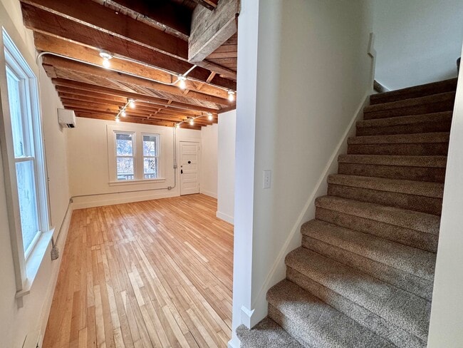 1546 Selby Ave unit B, Saint Paul, MN 55104 - photo 4