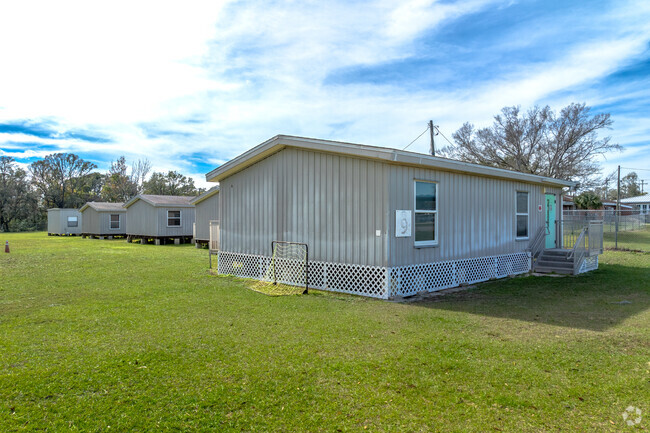 Purcell Elementary School has a student-teacher ratio of 13 to 1.