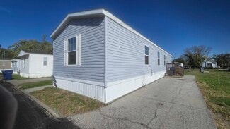 3510 N 9th St, Carter Lake, IA 51510