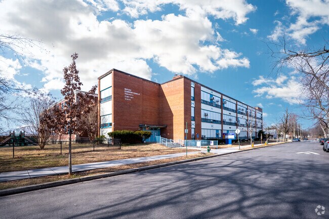 The Kenilworth Recreation Center is part of the Whitlock Elementary School in Kenilworth.