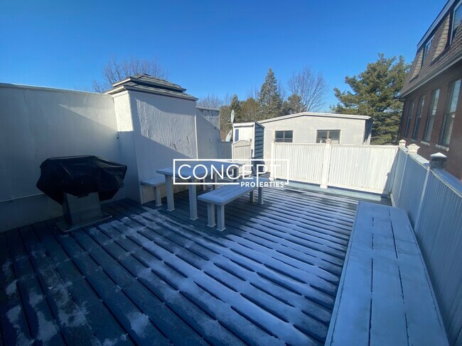 79 Harvey St unit 3, Cambridge, MA 02140 - photo 2