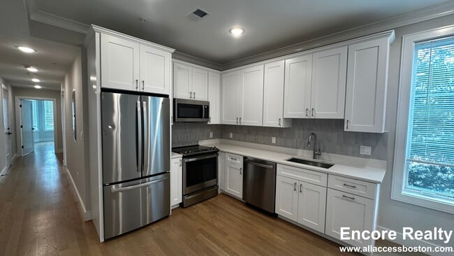 108 Warren St unit 3, Boston, MA 02119 - photo 7