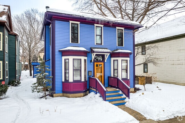 Seward Homes tend to feature a pop of color.