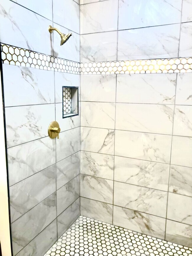 1203 N Morrison St, Appleton, WI 54911 - photo 6