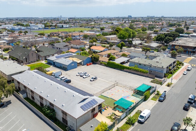 Saniku East West Language School in Gardena, CA has 8 full time and 2 part time teachers.