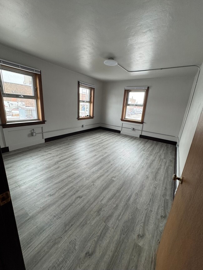 814 Clinton St unit C, Ottawa, IL 61350 - photo 3