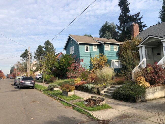 412 John Adams in the McLoughlin Historic Dist.