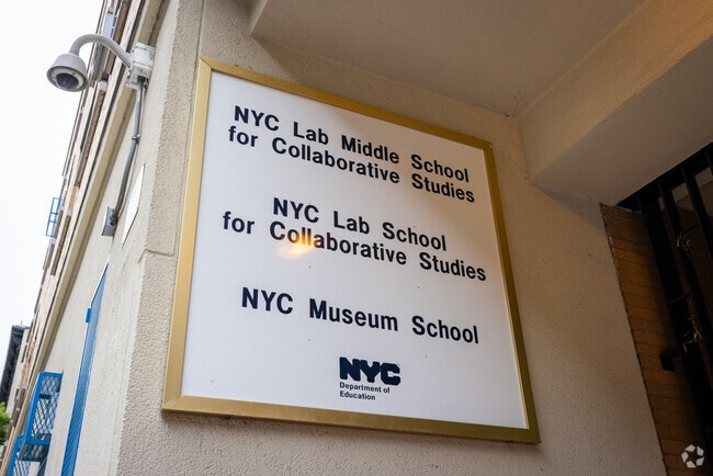 Your kids will enjoy learning in the inspiring atmosphere of New York City Museum School.